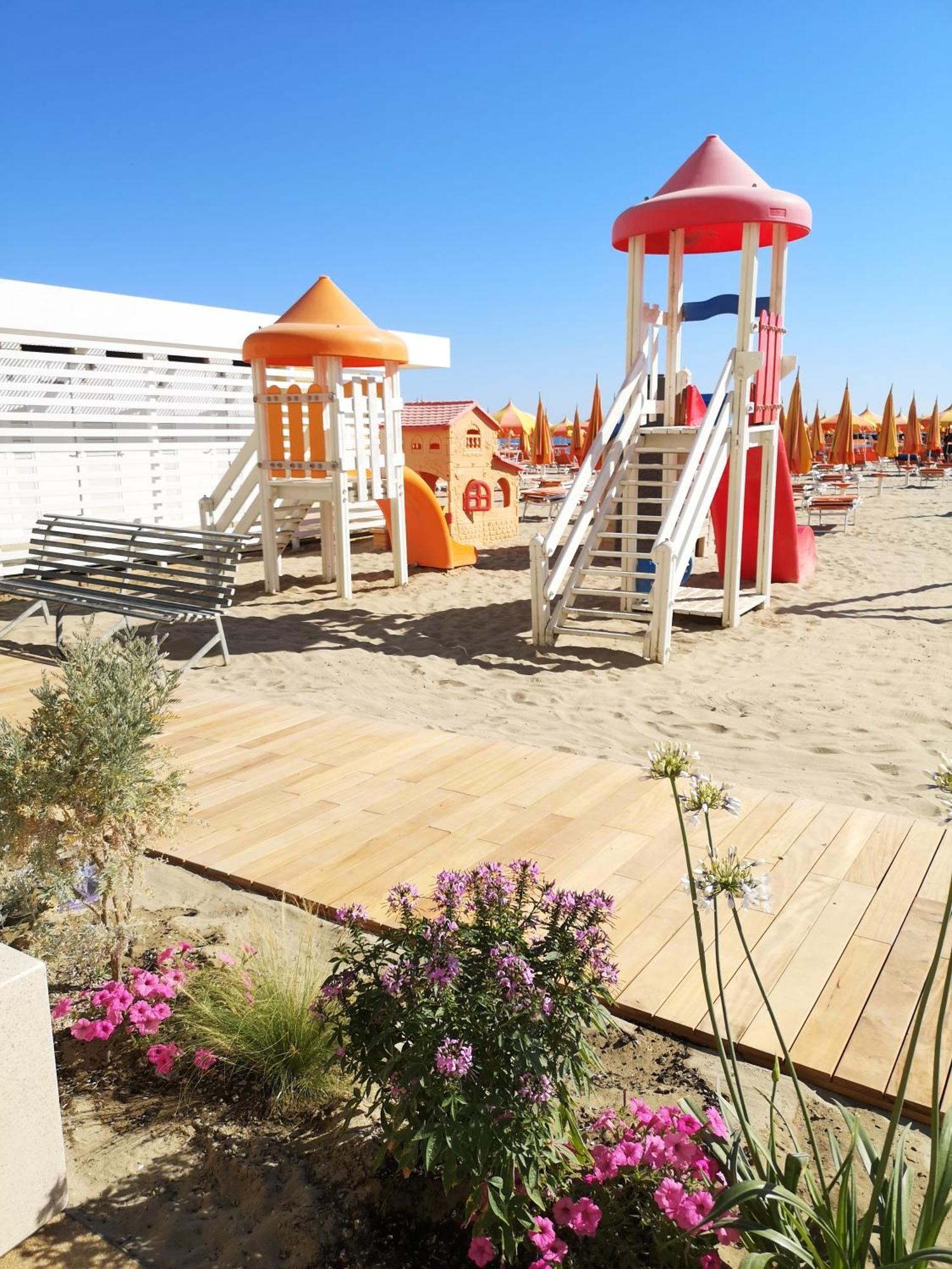 Hotel Sirena Bellaria-Igea Marina Buitenkant foto