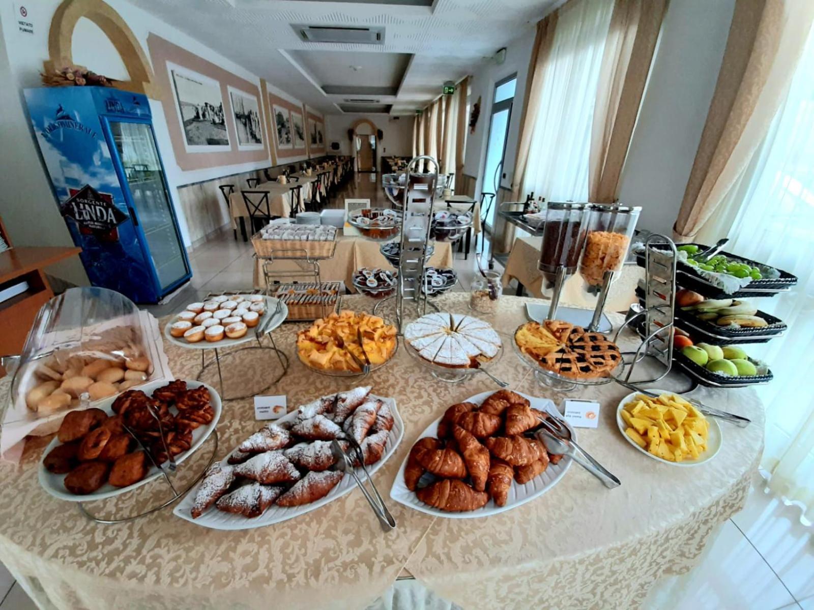 Hotel Sirena Bellaria-Igea Marina Buitenkant foto