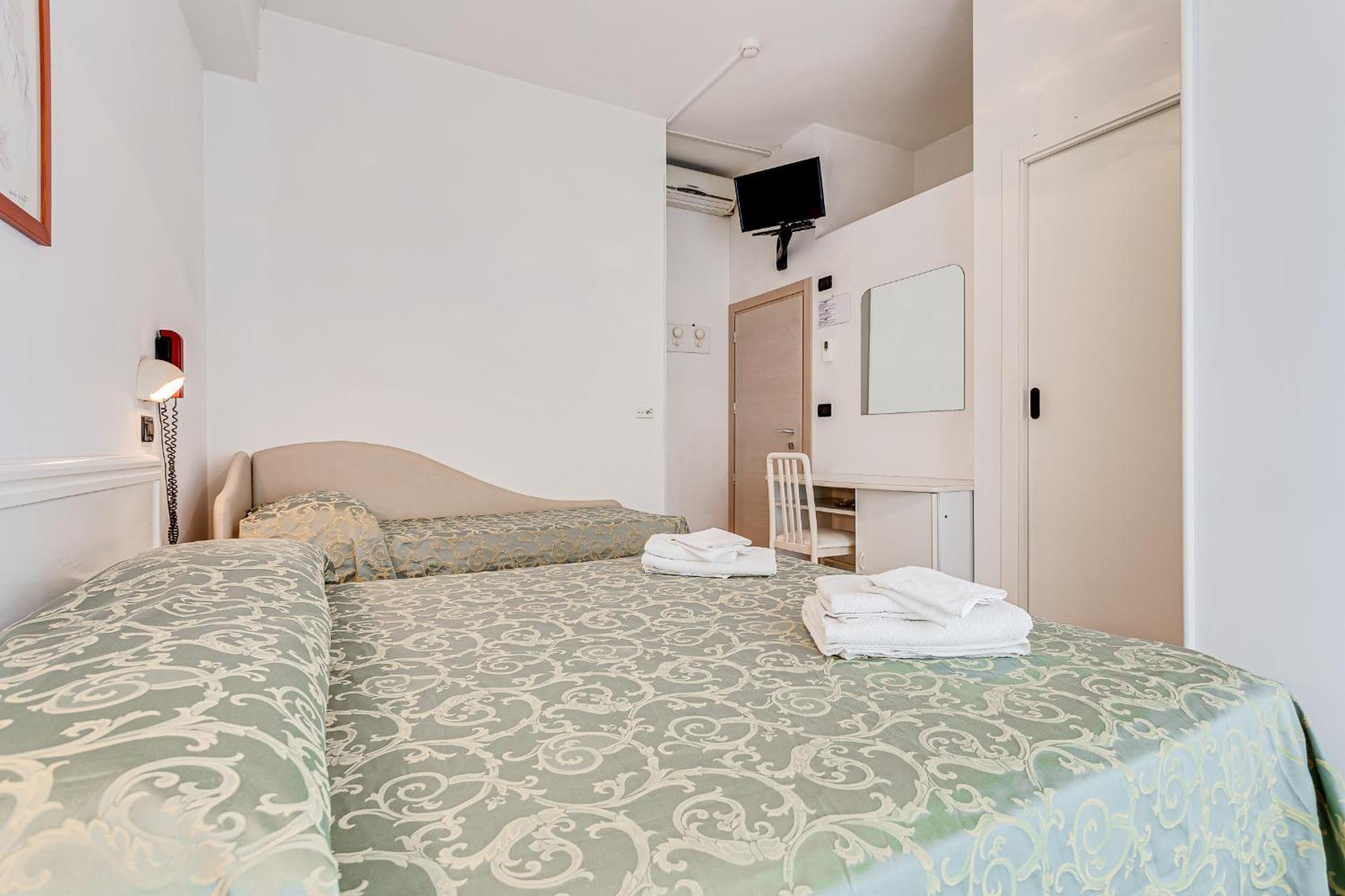 Hotel Sirena Bellaria-Igea Marina Buitenkant foto
